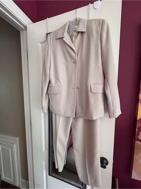 villager Cream Tailored Blazer and Matching Trousers